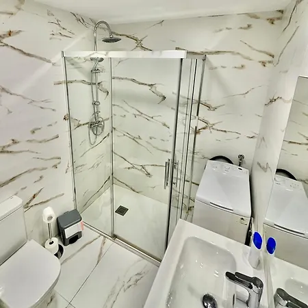 Luceros Sky Apartman *